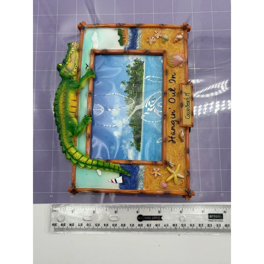 Vintage 2005 Alligator Picture Frame 4x6 Cocoa Beach Florida Souvenir Resin
